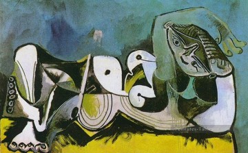 Femme couche nue 1941 cubiste Pablo Picasso Peinture à l'huile